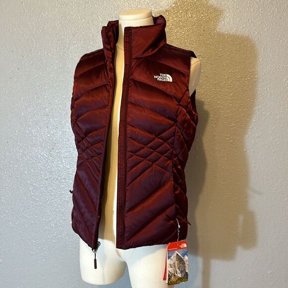 NEW The North Face 550 women’s goose down vest burgundy color size XS - Picture 1 of 13